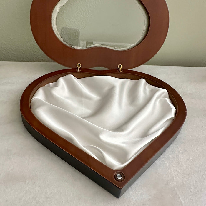 Silver Plated Heart Crown Case - Stefanothiki